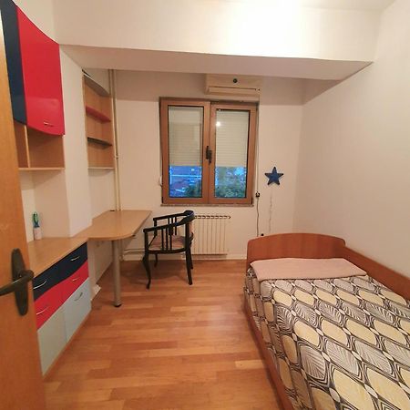 3 Bedroom Home With Parking Garage In The Heart Of Скопье Экстерьер фото