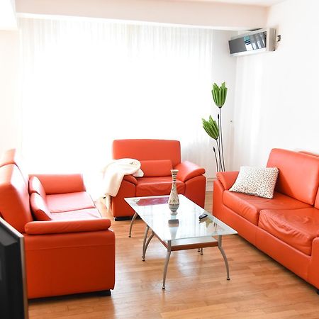 3 Bedroom Home With Parking Garage In The Heart Of Скопье Экстерьер фото