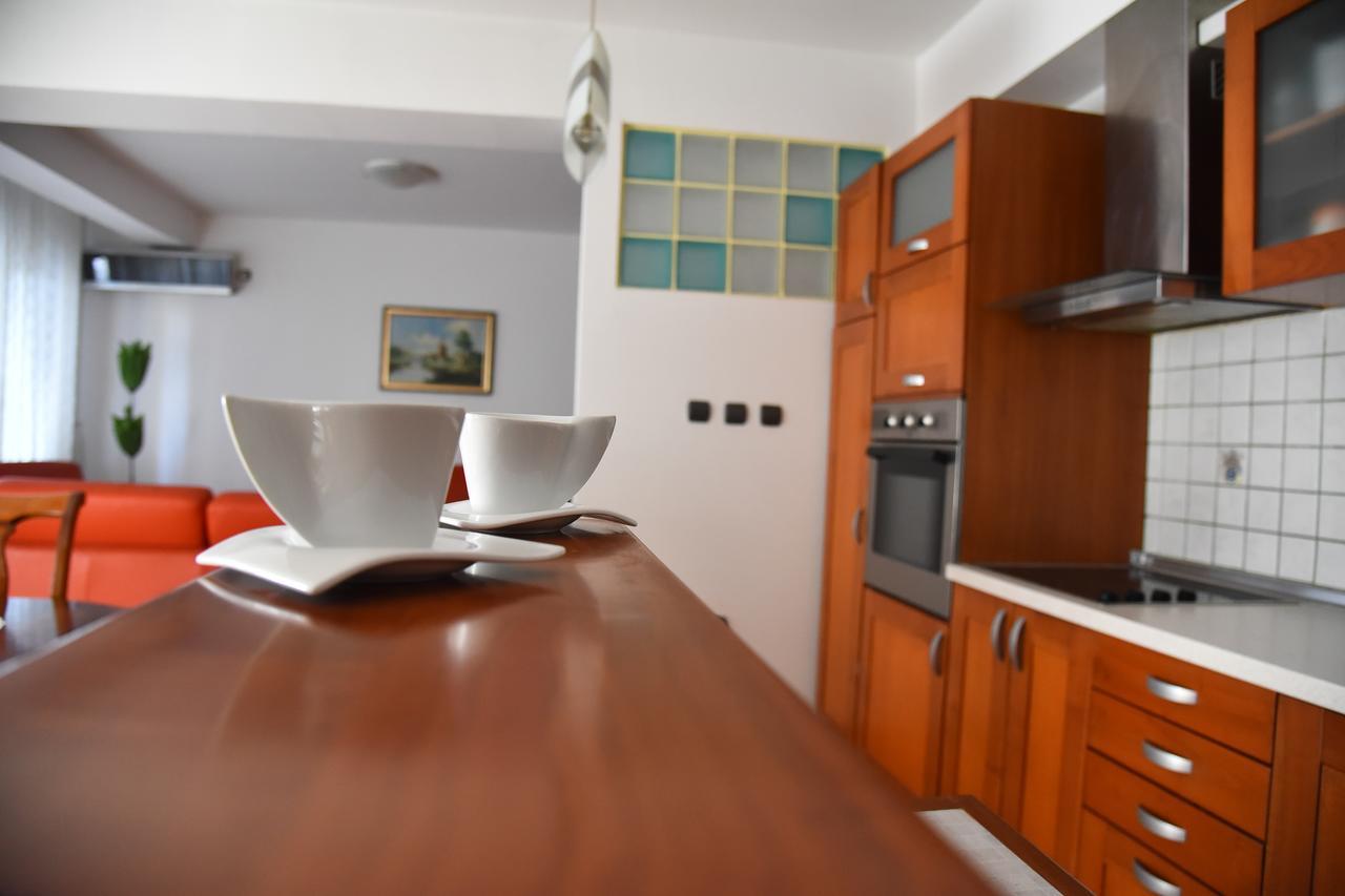 3 Bedroom Home With Parking Garage In The Heart Of Скопье Экстерьер фото