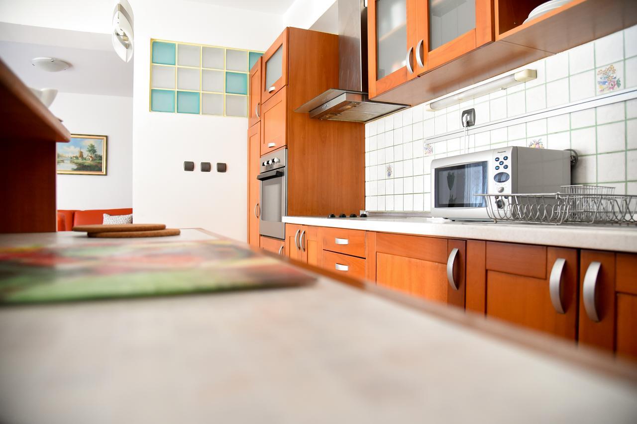 3 Bedroom Home With Parking Garage In The Heart Of Скопье Экстерьер фото