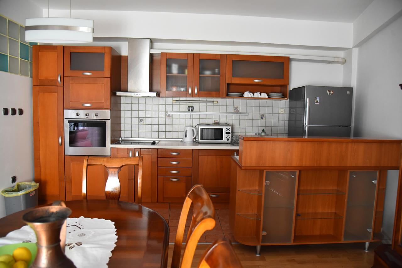 3 Bedroom Home With Parking Garage In The Heart Of Скопье Экстерьер фото